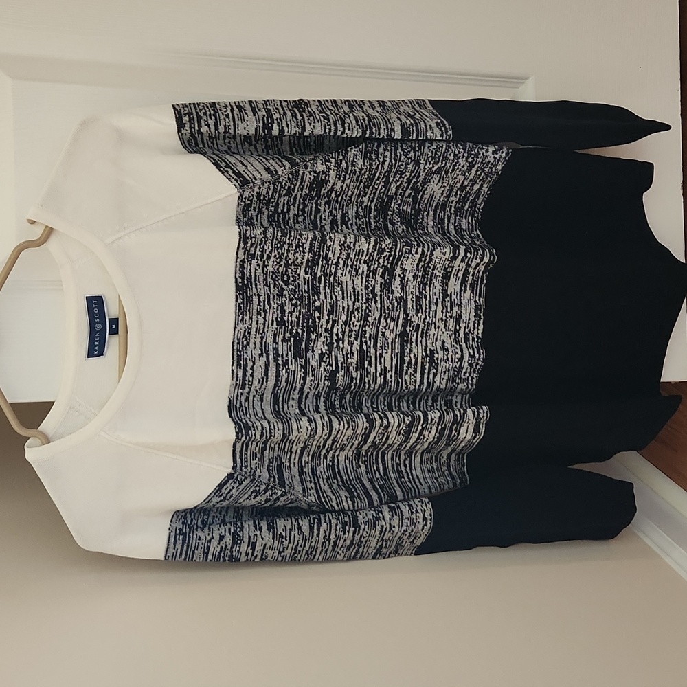 Karen Scott sweater medium black and white